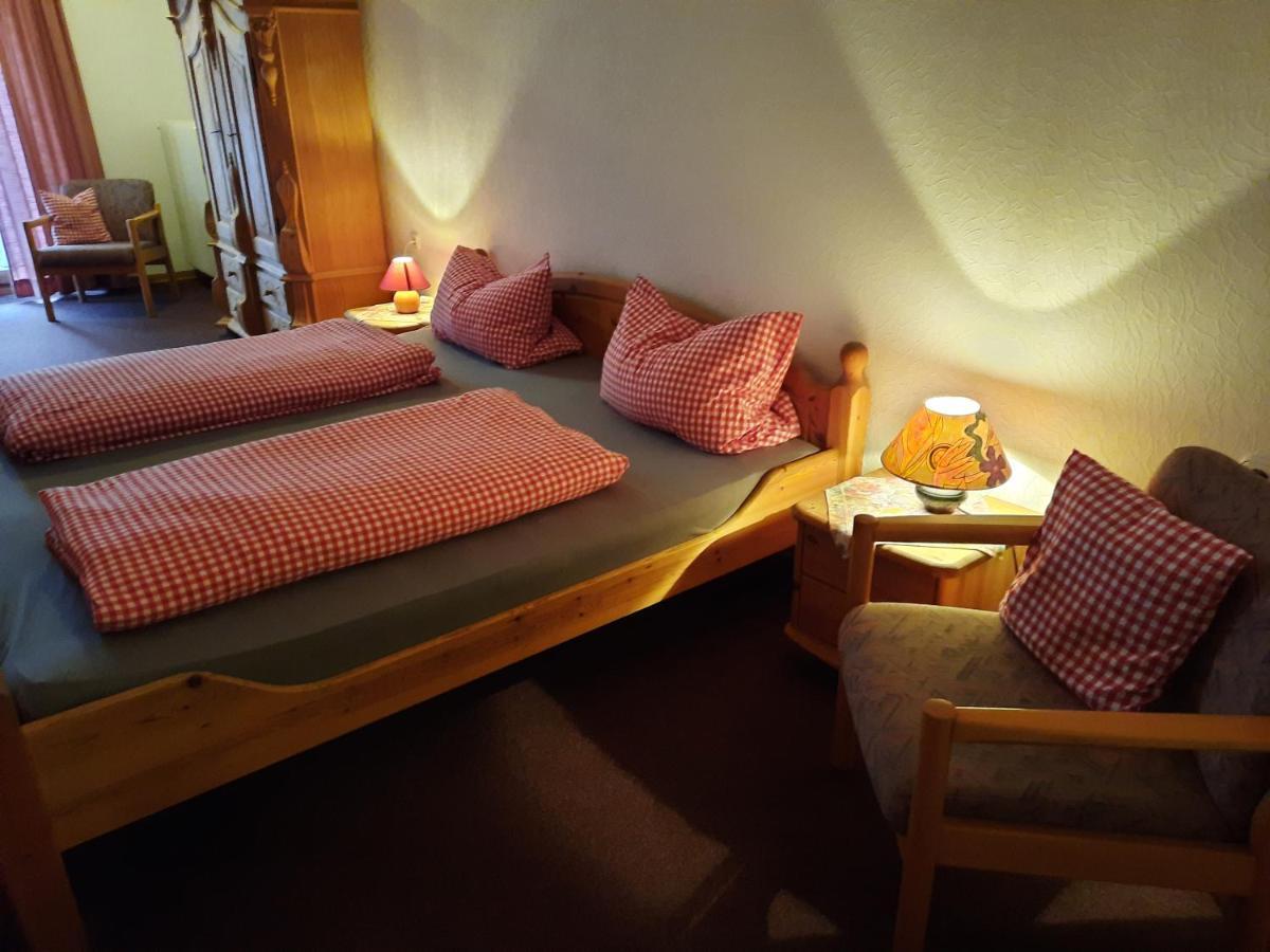 Landgasthof Rotlipp Gaestezimmer Ortenberg  エクステリア 写真