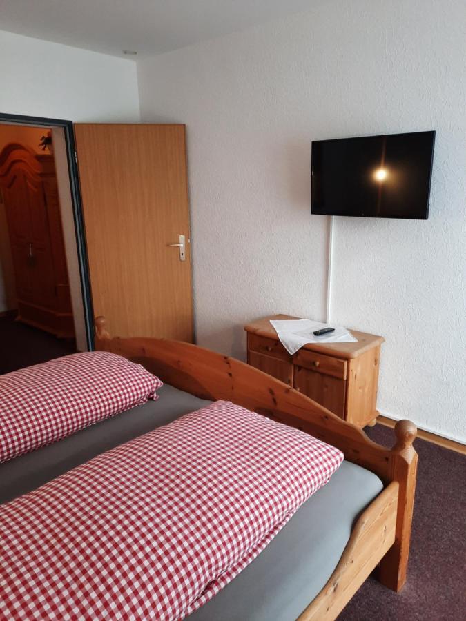 Landgasthof Rotlipp Gaestezimmer Ortenberg  エクステリア 写真