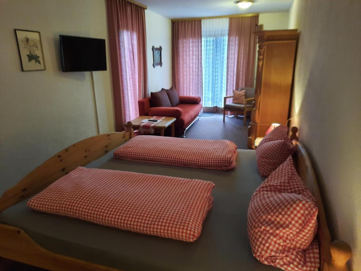 Landgasthof Rotlipp Gaestezimmer Ortenberg  エクステリア 写真