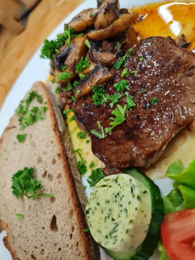 Landgasthof Rotlipp Gaestezimmer Ortenberg  エクステリア 写真