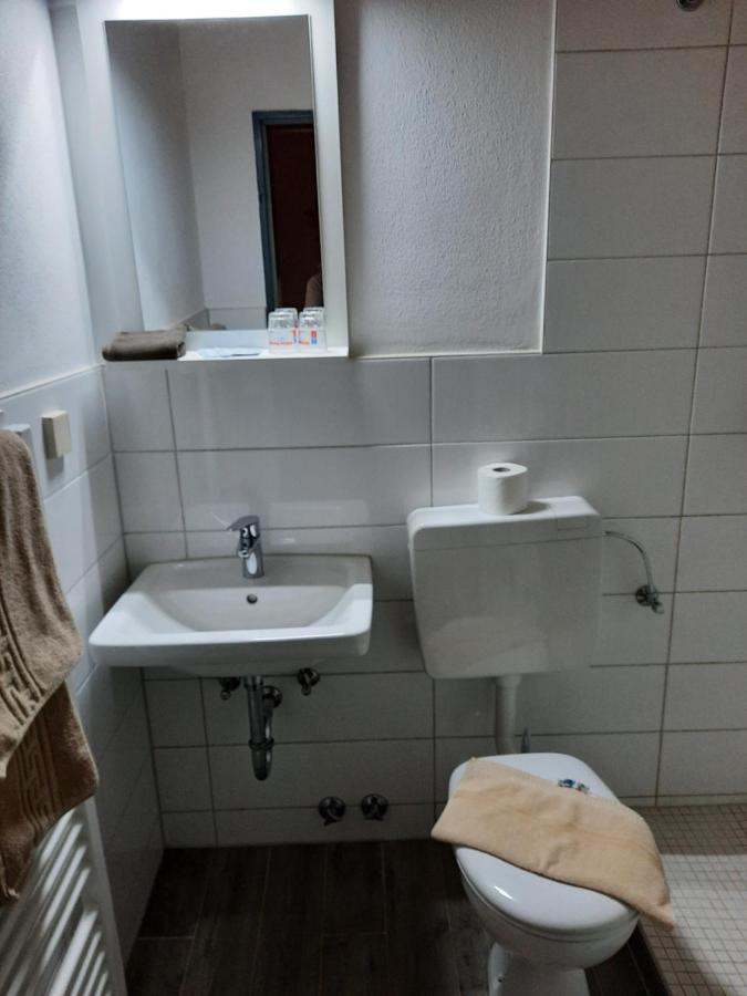 Landgasthof Rotlipp Gaestezimmer Ortenberg  エクステリア 写真